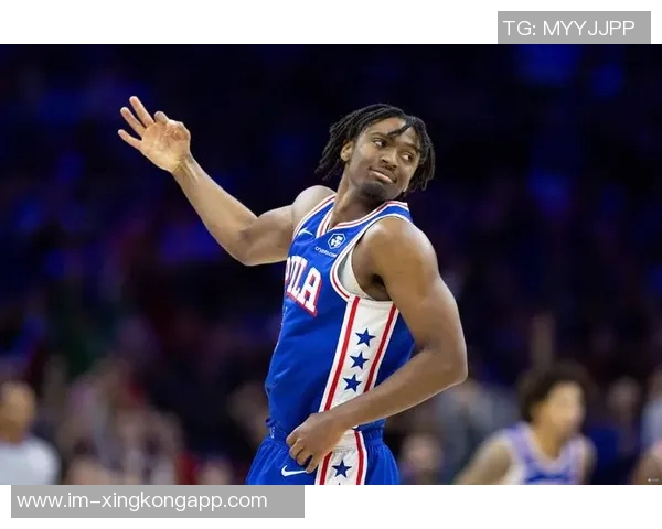 马克西半场表现抢眼却遭遇球队困境正负值23令人担忧